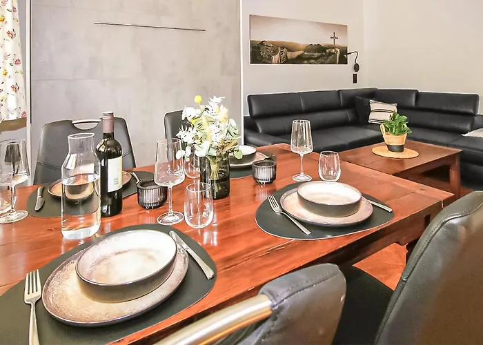 Wunderschoenes 格罗萨尔